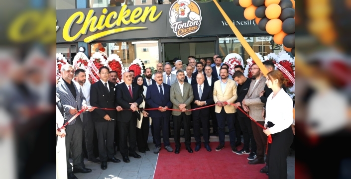 Erzurum'da "Ton Ton Chicken" hizmete açıldı