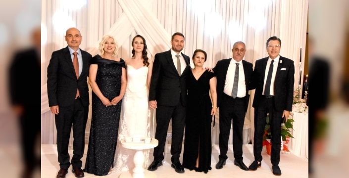 Özyapar ve Handır ailelerinin mutlu günü