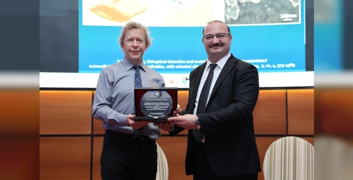 Prof. Nicholas A. Kotov Bilimsel Deneyimlerini Paylaştı